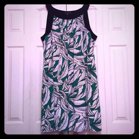 Cute feather print dress.