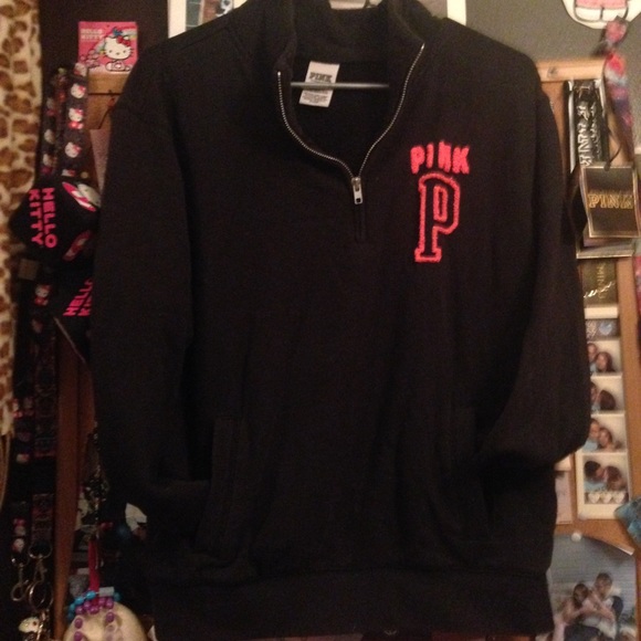 SOLD ON Ⓜ️erc‼️ VS PINK Half Zip ✨