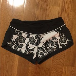 Size 4 lululemon shorts