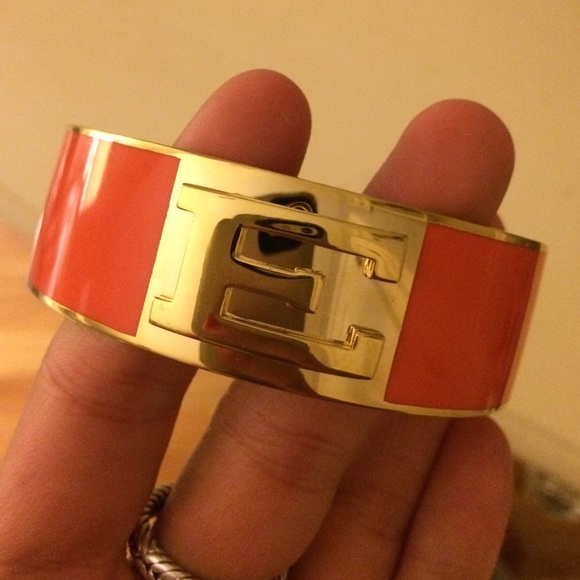 C wonder orange cuff with E