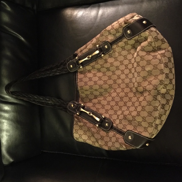 Authentic Gucci Pelham Medium Shoulder Bag - Picture 1 of 4