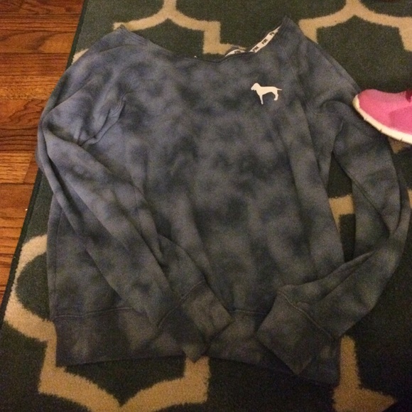 Vs tie dye crew