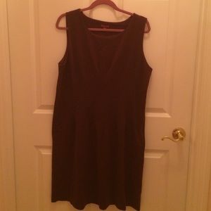 Burgundy sleeveless dress!
