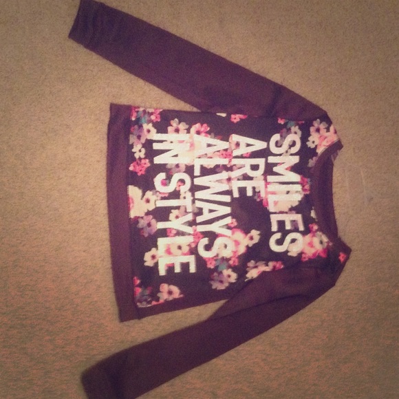 Crop top with long sleeves
