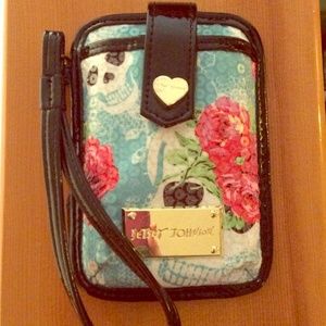 Betsey Johnson Sequence Tech Wallet