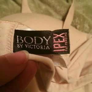 Victoria Secret Wireless Ipex Bra 36C Nude