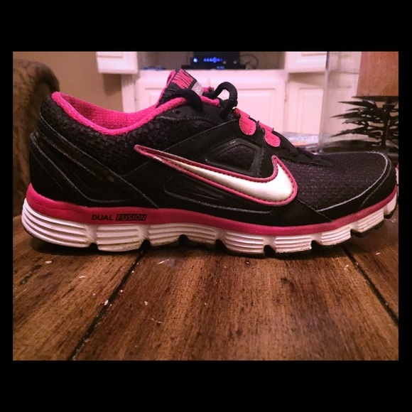 Nike Shoes - Nike Dual Fusion running shoes