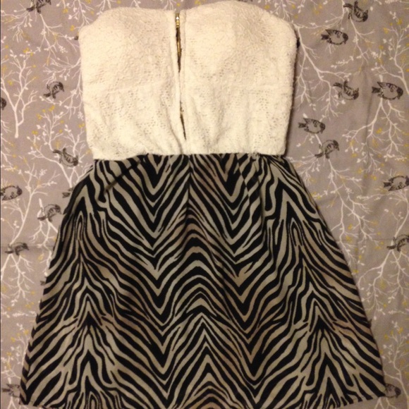 Cute Two Toned Dress - Picture 1 of 3