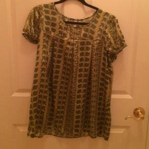 Green print slick top w/short sleeves!