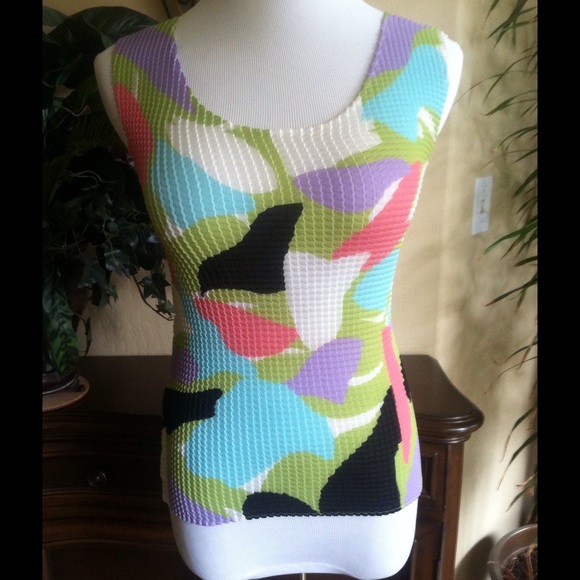 Le Grange Tops - Cute Sleeveless Top