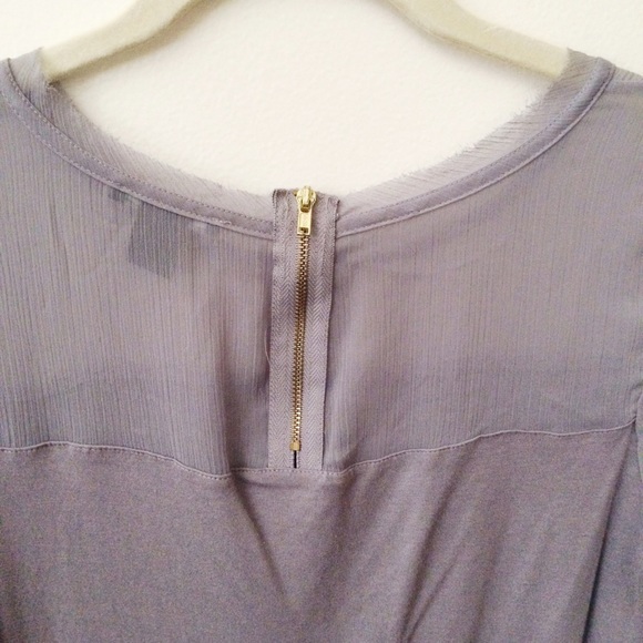 H&M gray top. 🌺Back to Basics Host Pick🌺 - Picture 3 of 4