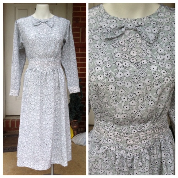 Gorgeous vintage dress
