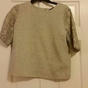 Lace sleeves grey top