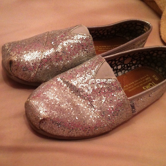 sparkly silver toms