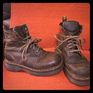 Doc Martens brown leather boots!