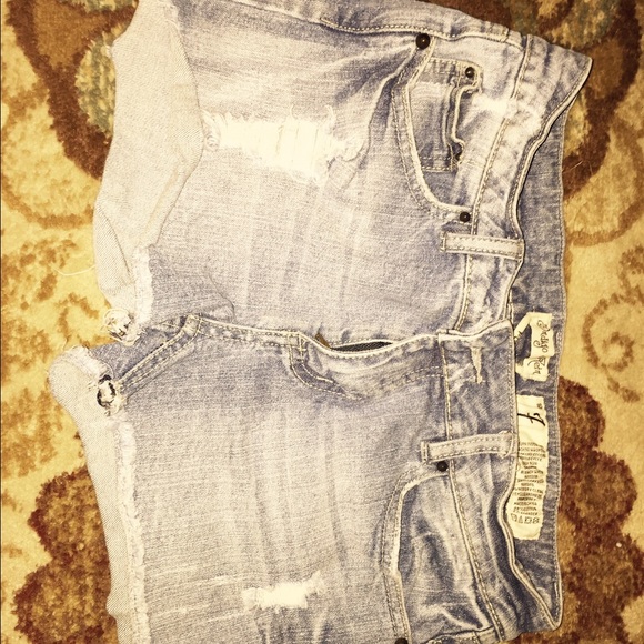 Indigo Rein Denim - Cut off jean shorts