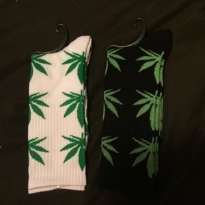 Marijuana leaf socks