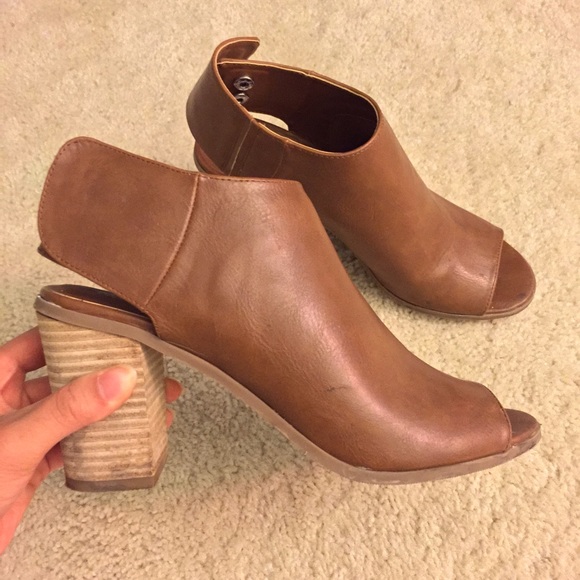 Open toed heels