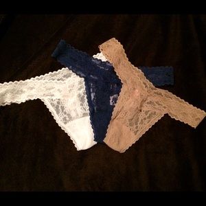 Brand new VS the lacie thong bundle