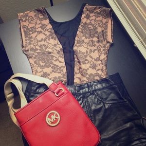 👯AMERICAN APPAREL ONZIE/BODYSUIT!!👯