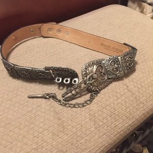 Platinum belt with beautiful buckle design