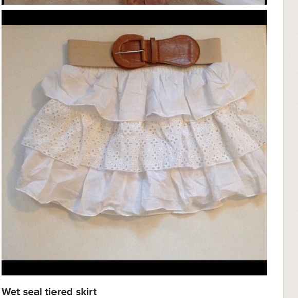 Wet seal skirt