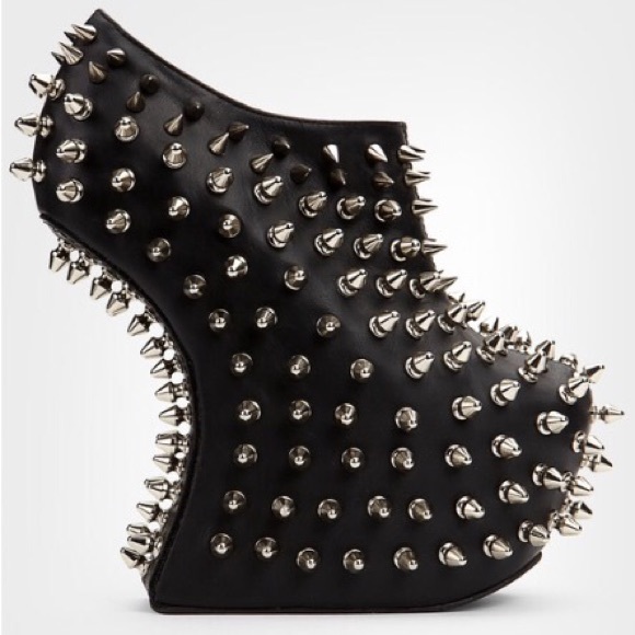 Jeffrey Campbell spiked shadow cut-out!
