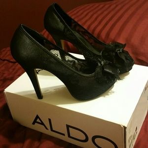 ALDO lace peep-toe heels