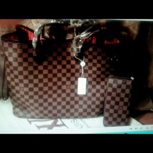Pretty brown checkered leather tote bag & Wallet