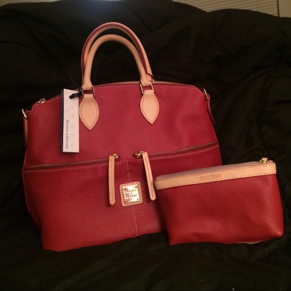 Dooney & Bourke Dillen💋 - Picture 1 of 4