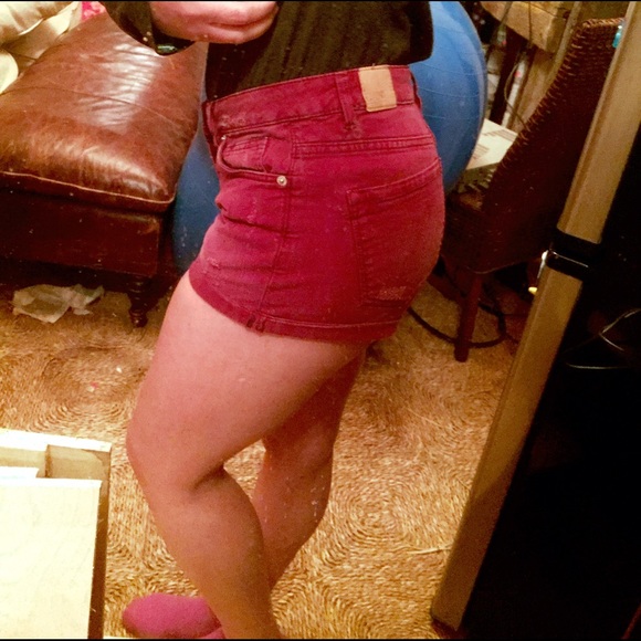 Maroon shorts! - Picture 4 of 4
