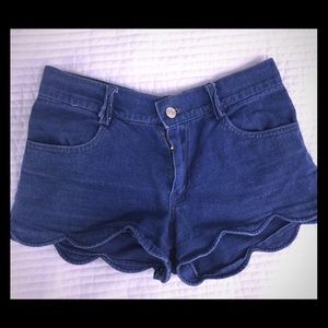 dark wash denim shorts scalloped