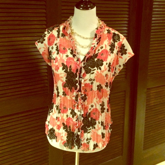 Button-Down Ruffled Mandarin V Neckline w/Pleats