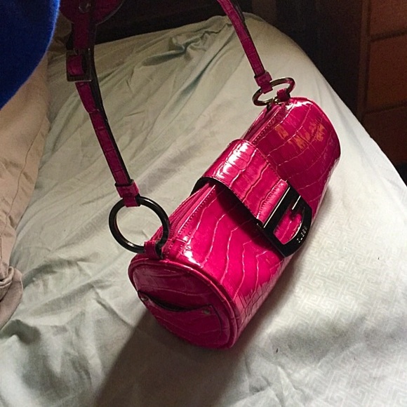 Guess pink handbag/tote - Picture 2 of 3