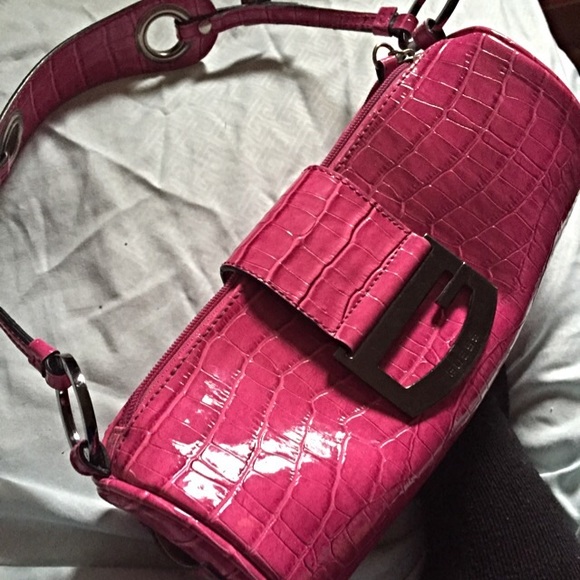 Guess pink handbag/tote - Picture 3 of 3