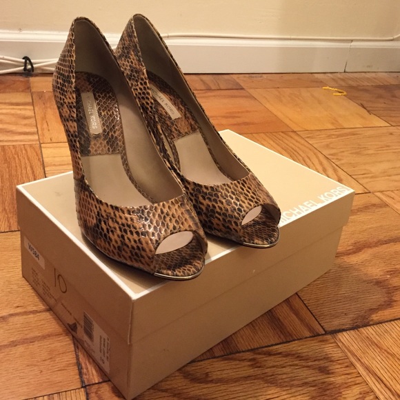 BRAND NEW Michael Kors Wedges!