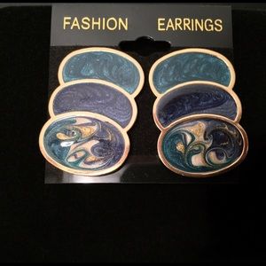 Vintage Pierced Fashion Earrings Blues & Teal