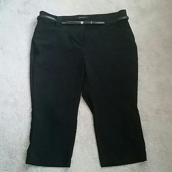 NWT capris with belt