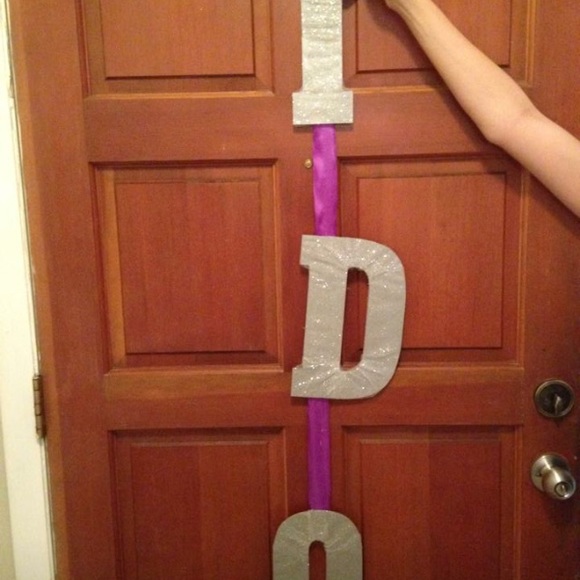 I do hanging sign bridal shower engagement party - Picture 3 of 3