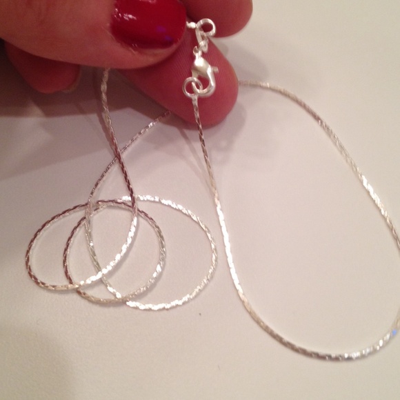 A bundle of 2 chains - Picture 3 of 3