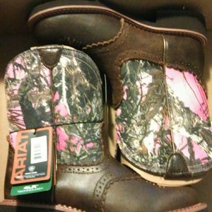 Ariat Fatbaby Heritage Pink & Camo Women's Size 8