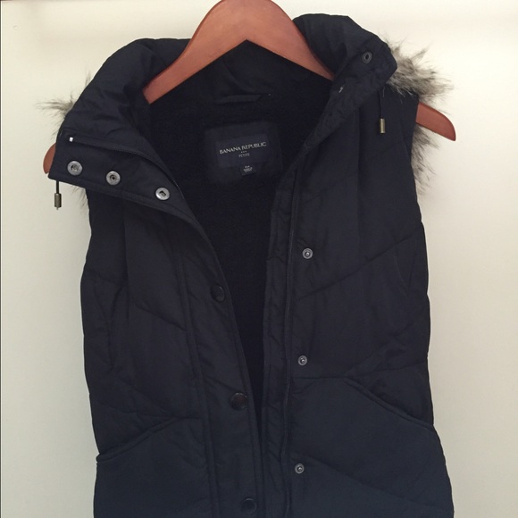 Banana Republic Puffer Vest