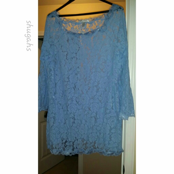 Lace lingerie top & matching panties - Picture 2 of 4