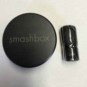 Smashbox Halo Perfecting Powder w/ Baby Buki brush