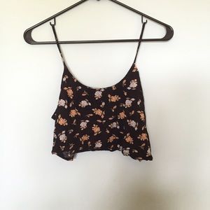 Super cute cropped floral tank