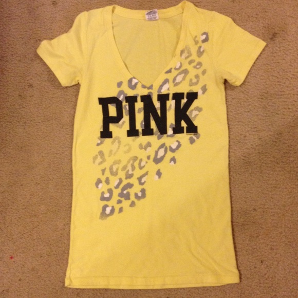 Trade Levi's and peace sign shirt
