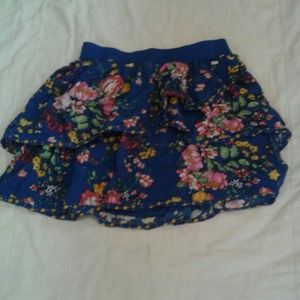 EUC A?ropostale vibrant ruffle mini skirt S