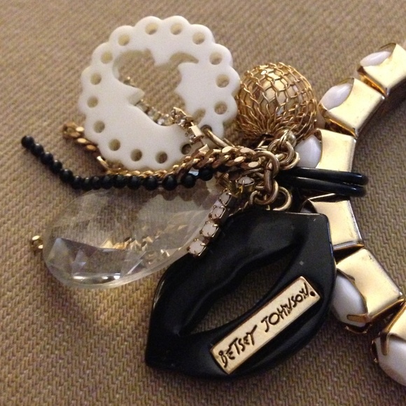 Betsey Johnson Rocker Chic bracelet - Picture 4 of 4