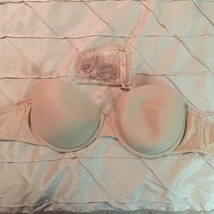 Victoria's Secret strapless bra. 34d
