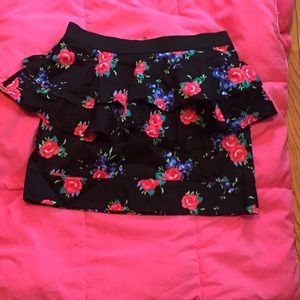 Cute black w/floral peplum mini skirt